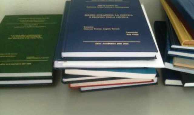 Universit di Bari, tesi di laurea incustodite abbandonate nei corridoi